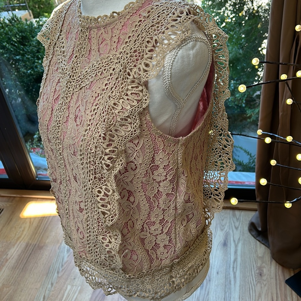 ERI  + Ali Lace lined summer top small